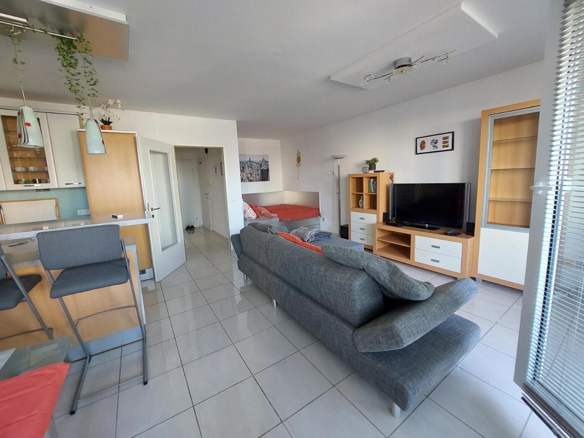 Tower Apartment With Private Terrace Next To Uno Виена Екстериор снимка