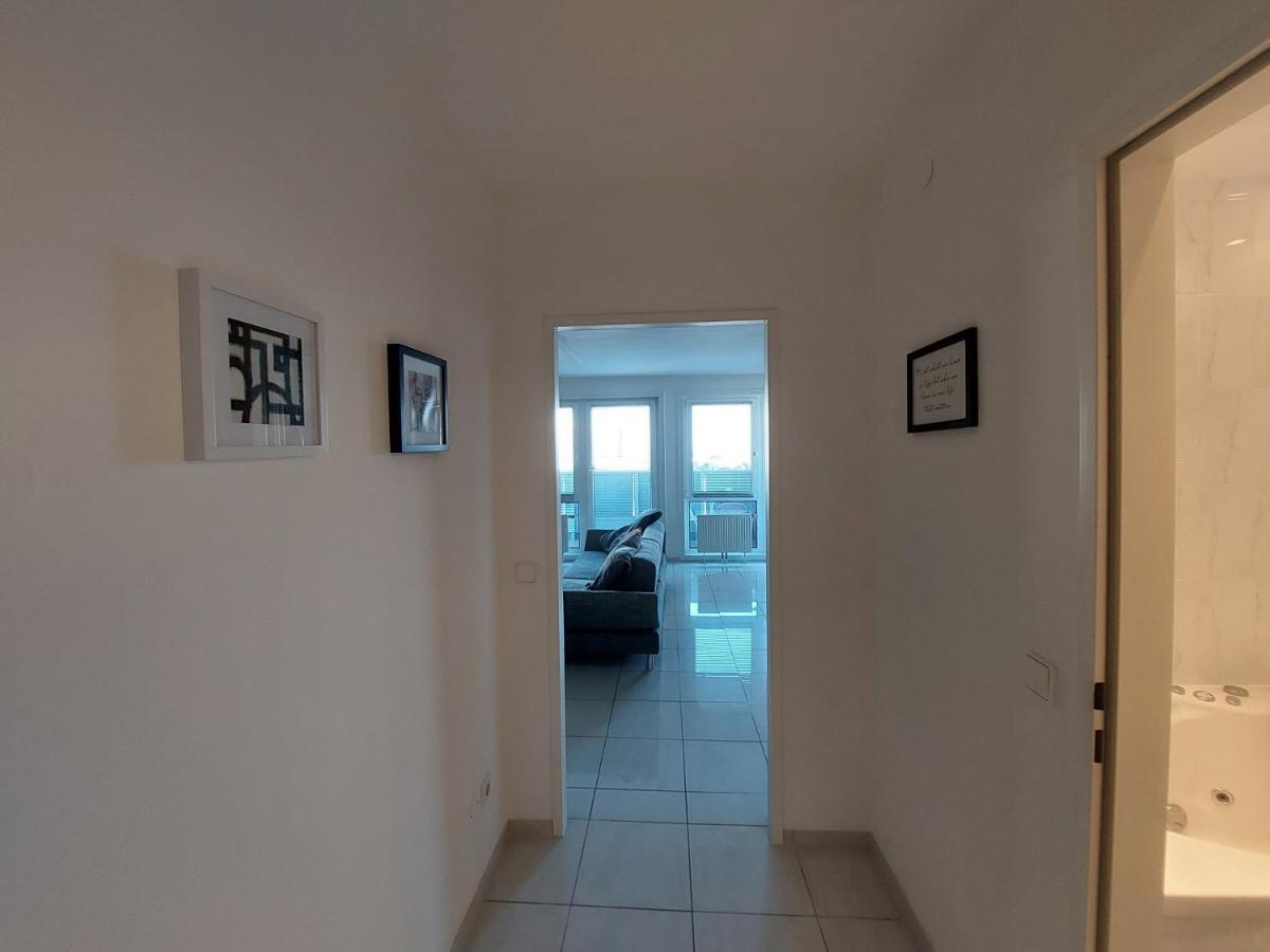Tower Apartment With Private Terrace Next To Uno Виена Екстериор снимка