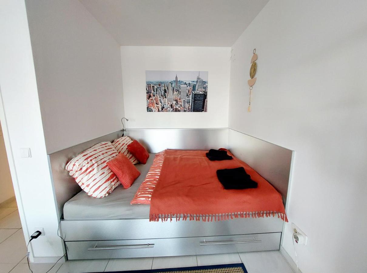 Tower Apartment With Private Terrace Next To Uno Виена Екстериор снимка